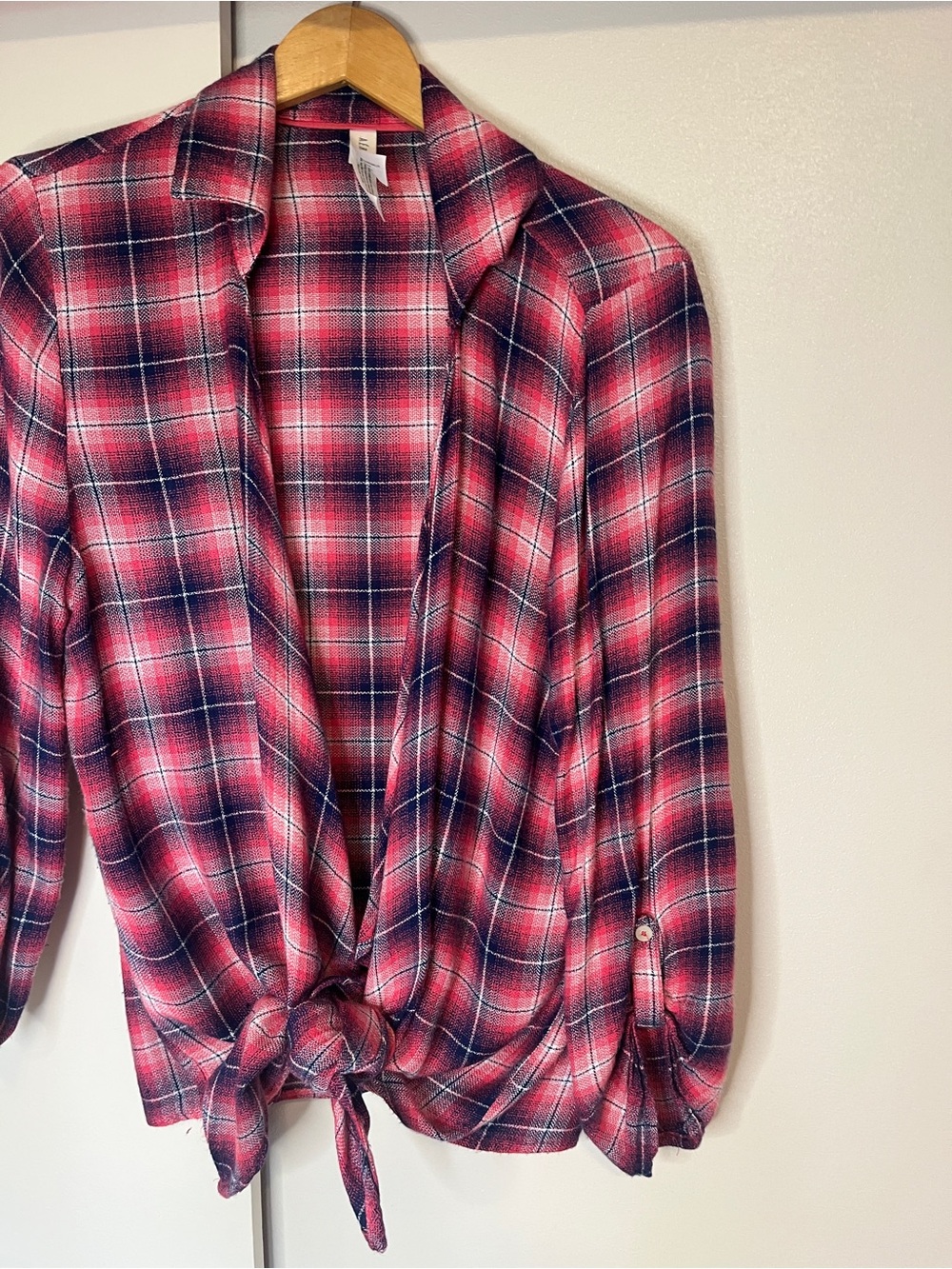 Aeropostale Red and Navy Plaid Cover - Picture 1 of 4